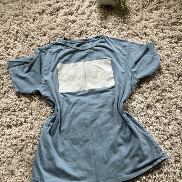 Calvin Klein jeans, light blue pastel color block Summer Street style sh… - Picture 3 of 4